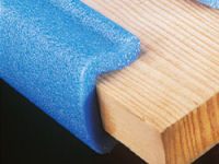 
 Perfiles de Protecci�n U de Foam, disponen de gran facilidad para adaptarse a los contornos 
 